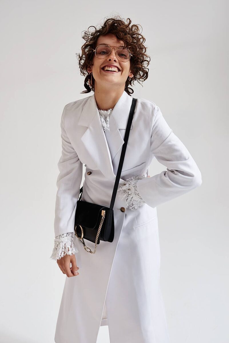 Fashion-Editorial in der ELLE Poland starring LOUISA MODEL <b>Julia S.</b>, Fotos Marcin Kempski
