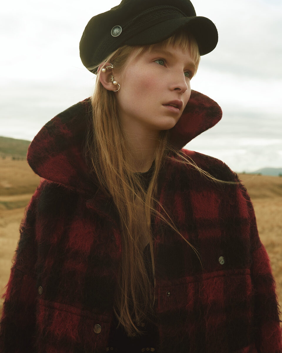 Kristine Drab &amp; Martyna O. for a fashion editorial in HARPER‘S BAZAAR CZ December 2017 visiting the High Tatra – photos by <b>ANDREAS ORTNER</b>