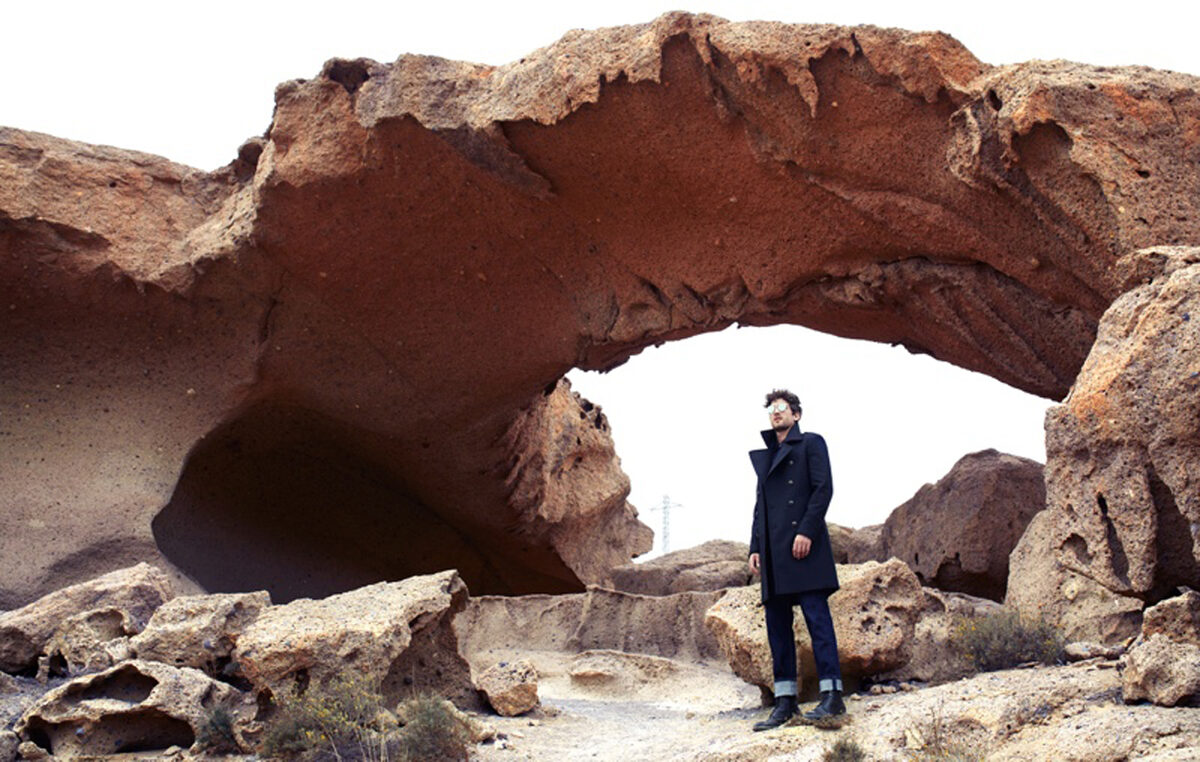 Male model Max Rogers in THE FASHIONISTA magazine – styling by Udo HOIN c/o 21AGENCY, photos: Dirk Messner
