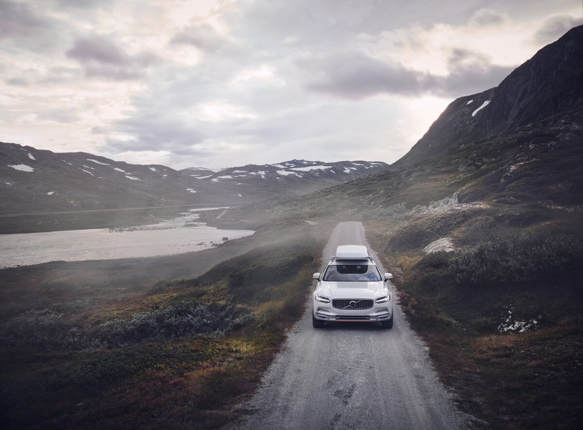 ‘Arrive like never before' with the VOLVO XC60, plus the VOLVO V90CC OCEAN RACE EDITION – two campaigns by transportation photographer <b>Patrik JOHALL c/o SUPERSTUDIO</b> for you on GoSee