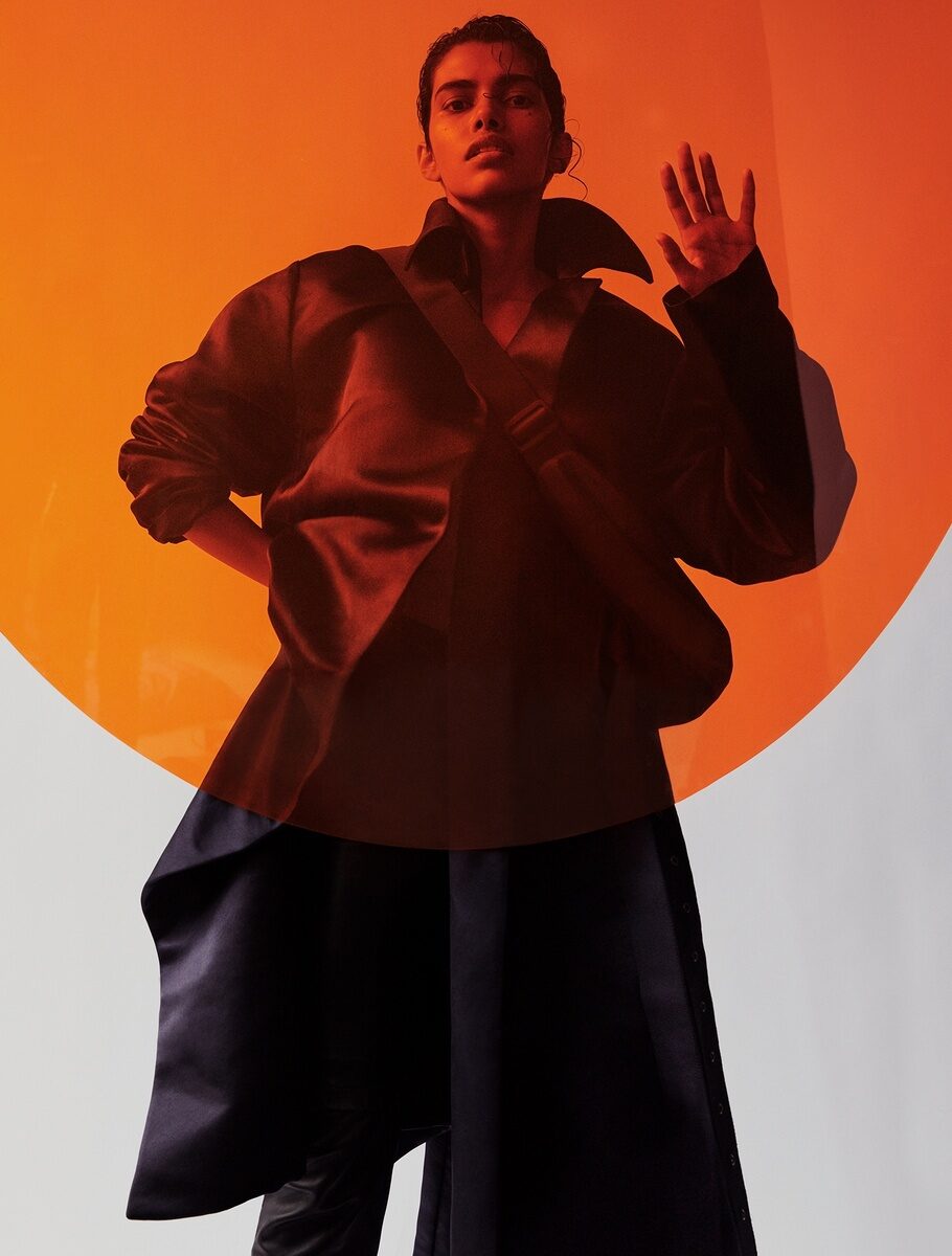 Das indische Top Model Pooja Mor im STYLEBY Editorial, fotografiert von Modefotograf Marcus OHLSSON, Styling Columbine SMILLE und Make-up Trine SKJOTH, alle Artists c/o LUNDLUND, Stockholm