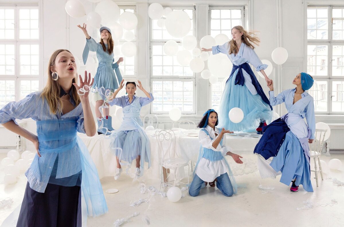 ELLE Sweden feierte 30ten Geburtstag mit Georgina Grenville, die Jubiläumsparty-AllGirls-Modestrecke fotografiert von <b>Elisabeth TOLL</b> &amp; Styling by <b>Lisa LINDQWISTER</b>, beide Artists c/o <b>LUNDLUND</b>, Set Design Johan Svenson