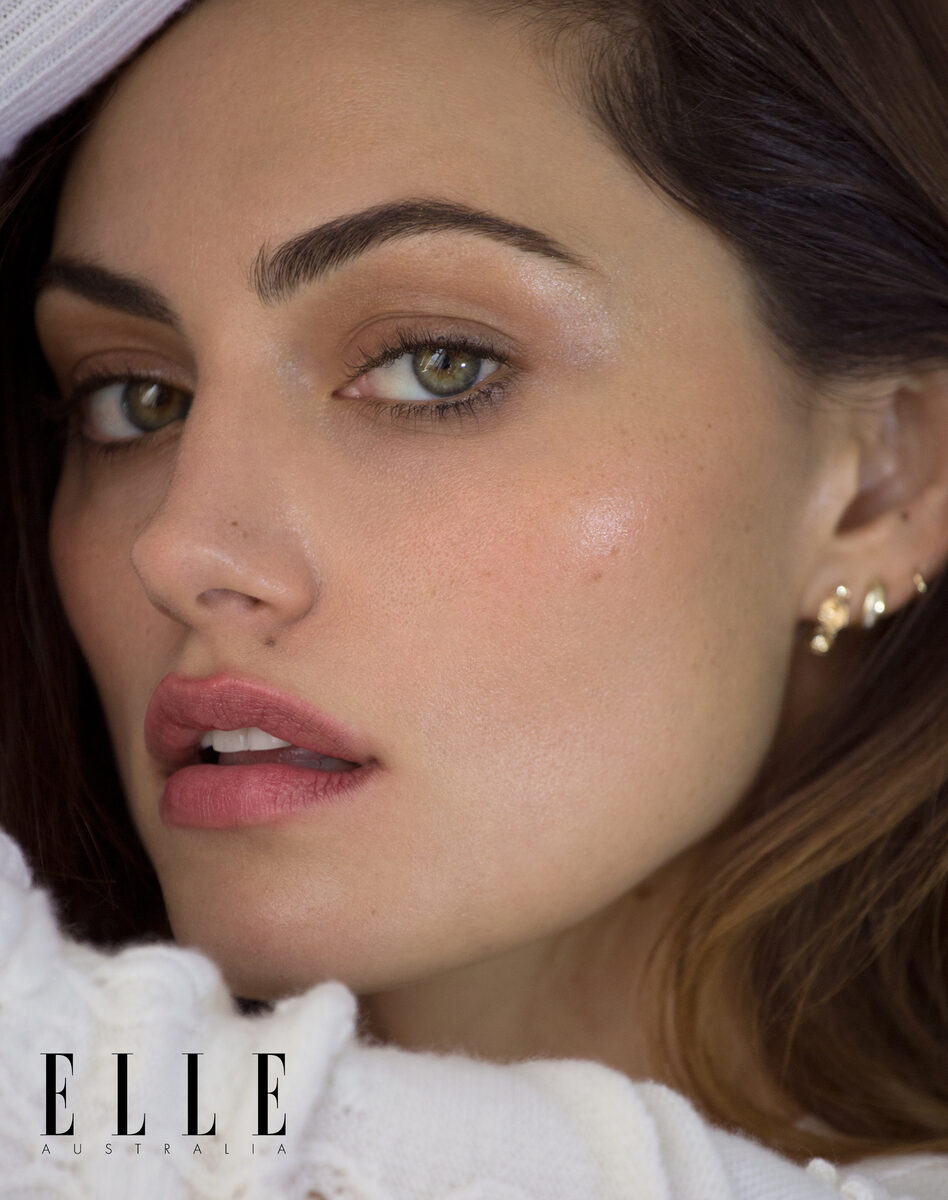 'Soft &amp; Strong' - Chanel Beauty Special in ELLE Australia with enchanting Australian actress Phoebe Tonkin, produced by <b>JPPS Production</b>