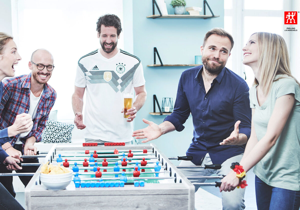 ZWILLING celebrated the 2018 Soccer World Cup with five friends and models by BRÜDERCHEN & SCHWESTERCHEN
