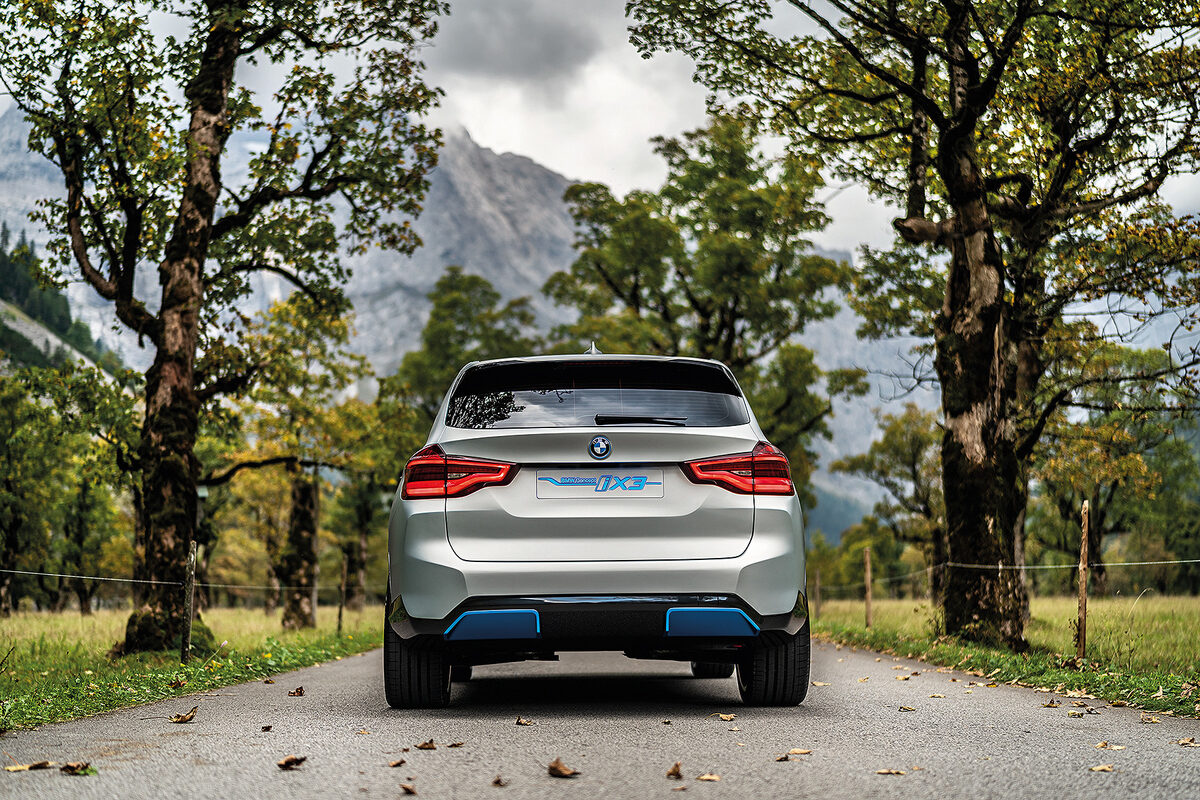 The future is electric! – <b>Matthias Aletsee</b> photographs the BMW iX3 concept car on the one-of-a-kind Ahornboden in the Karwendel Mountains, Tirol
