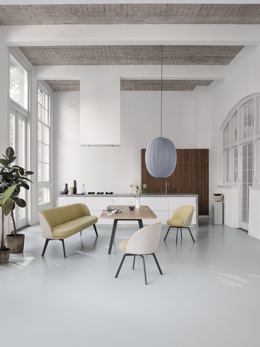 Interior specialist Heidi LERKENFELDT c/o STILLSTARS photographs the ROLF BENZ campaign for the agency SERVICEPLAN