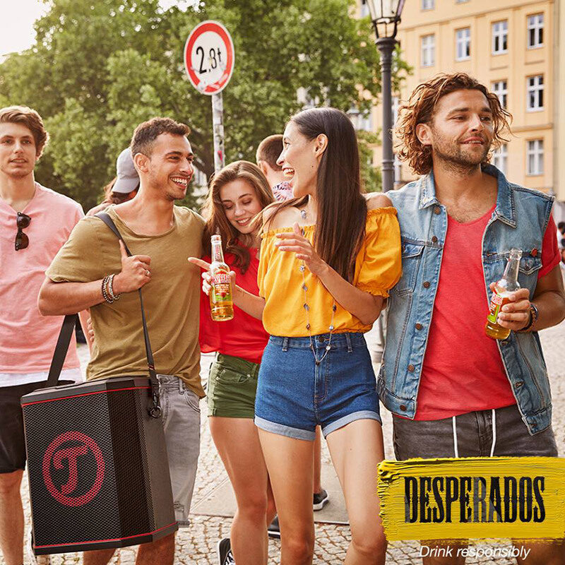 Bigoudi : Beautysupport für Baldessarini, Blue Fire Co, Styling für Mercedes, Mc Donald's, C&A, Vorwerk, Ebay Fashion und Foodsytling für BEEF! MAG und new entries Andrew Tungusow und Jasmin Zelenko