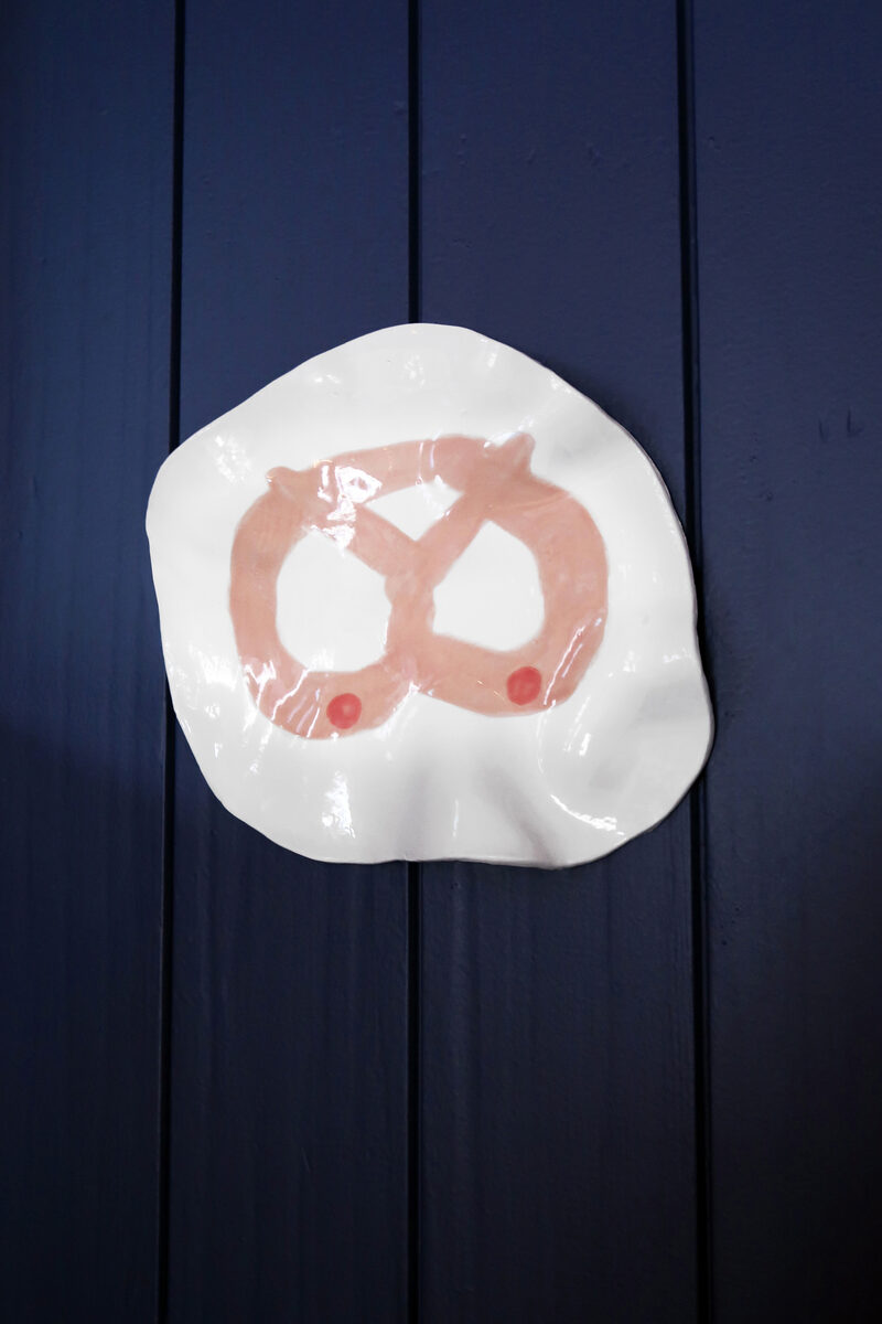 The must-haves of the season: <b>Katrin VON NIEDERHÄUSERN c/o VISUALEYES ARTISTS</b> designs toilette shields made of porcelain for RESTAURANT ROSI in Zurich