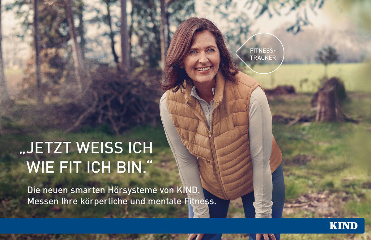 Jan KOPETZKY c/o KLAUS STIEGEMEYER fotografiert für die Agentur Jung von Matt mit Kyra Braatz im Art Buying Anzeigenmotive für die neuen smarten Hörsysteme von KIND