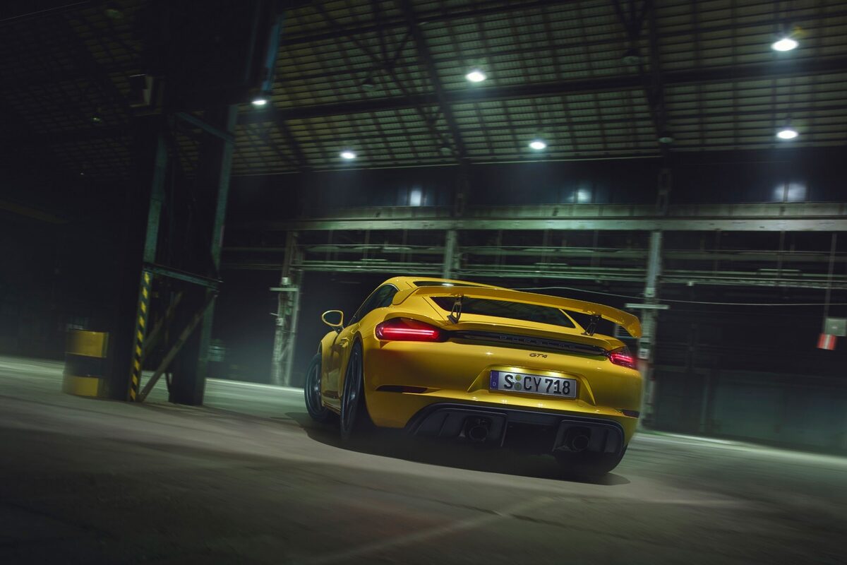 Torsten Klinkow photographs the new PORSCHE 718 Cayman GT4 chock full of urban flair in a former factory building