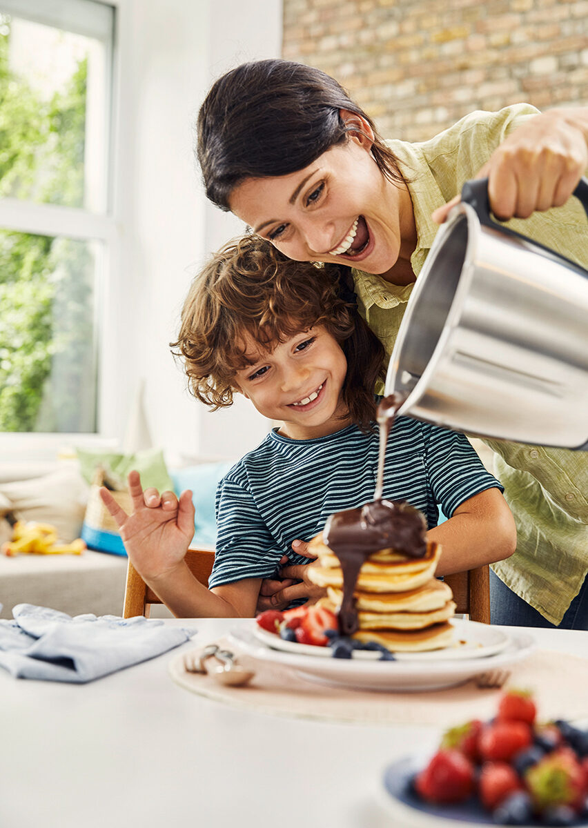 Brüderchen & Schwesterchen besetzen Modelle für VORWERK THERMOMIX Anzeigen, ÜLTJE Anzeigen für Serviceplan, SATURN Werbespot, 'Wohne wie du lebst' LIVIQUE Kampagne für Ammarkt / Zürich und HOME 24 Spot