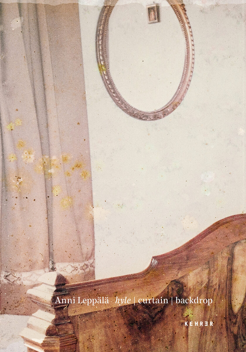 GoSee loves ... <b>Anni Leppälä 'hyle | curtain | backdrop'</b> – a poetic artists book by the Finnish photographer from the Helsinki School on the connection between individual photos and non-linear stories (Kehrer Publishing)