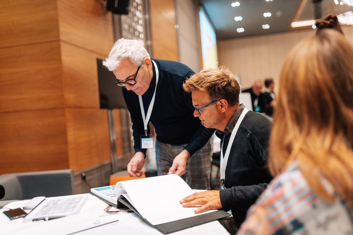 <b>Escada, Calvin Klein, North 6, Whale Amsterdam, Zalando</b>, … are all looking forward to their<b> VIEWING SLOTS</b> at<b> UPDATE-22-BERLIN</b> – the rows are getting fuller, and we’re delighted to have such a wonderful creative tailwind
