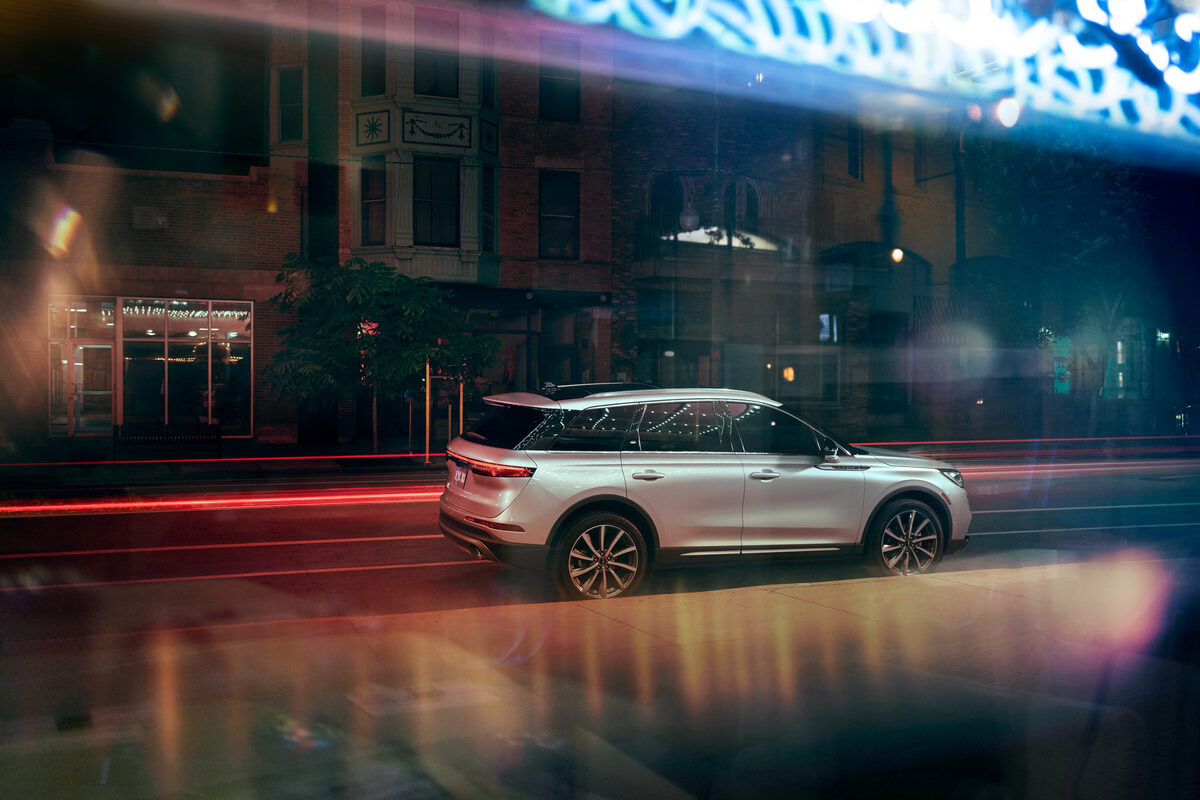 'The Power of Sanctuary' - <b>MATTHEW JONES</b> fotografiert den  all-new 2020 Lincoln Corsair on location in Chicago, Illinois für die Agentur Hudson Rouge