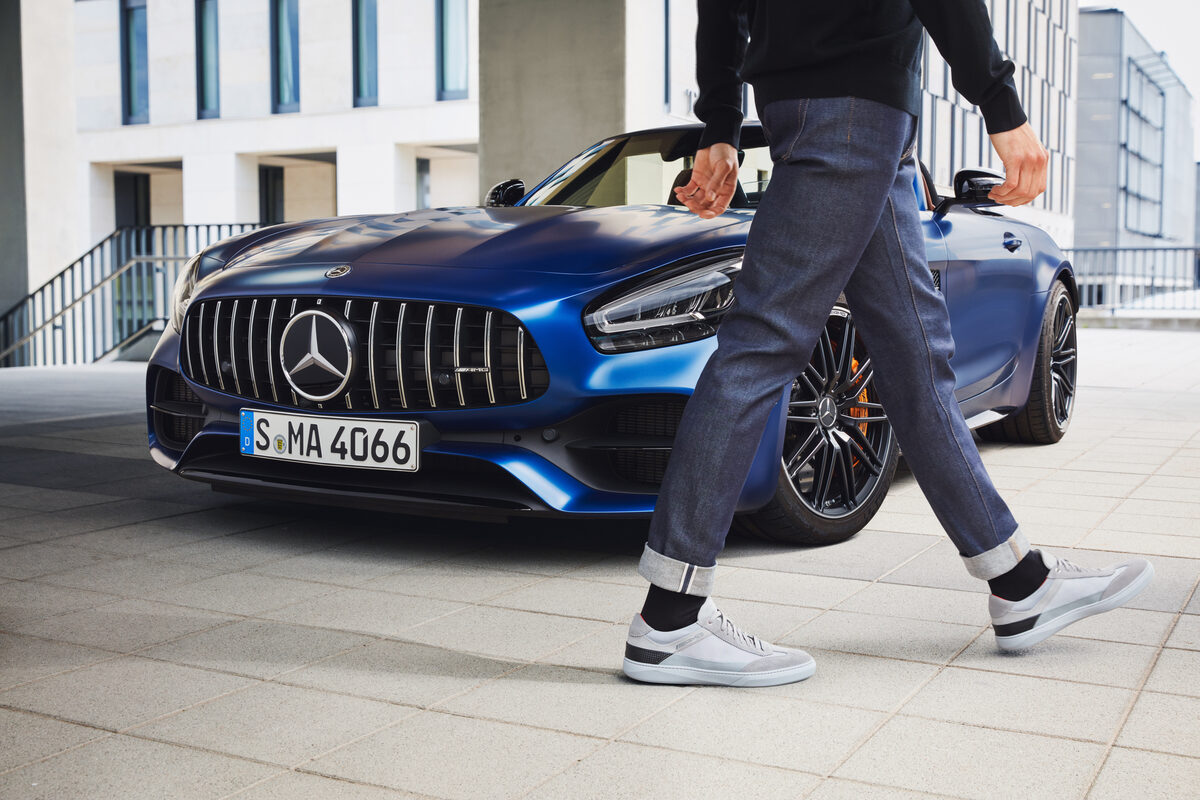 STEFAN EISELE POSTPRODUCTION : MARC AND DAVID photographs the ‘SANTONI for AMG’ collection and personal work for VW GOLF