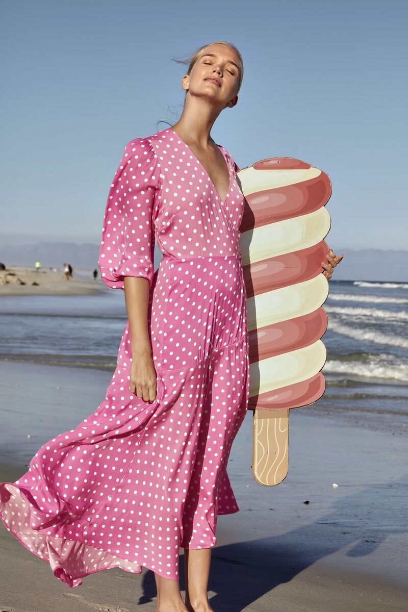 Nadia Von Scotti photographs for IMPRESSIONEN in South Africa with Art Director Tina Bone Jensen – production was in the hands of FIRST PRODUCTIONS, with styling by Jasmin Daouiji, hair & make-up: Natasha Papadopoulos
