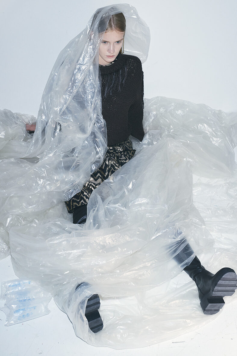 Back on Set! – <b>PATRICK SCHWALB</b> photographs model Madeleine Zell for L’OFFICIEL Baltics