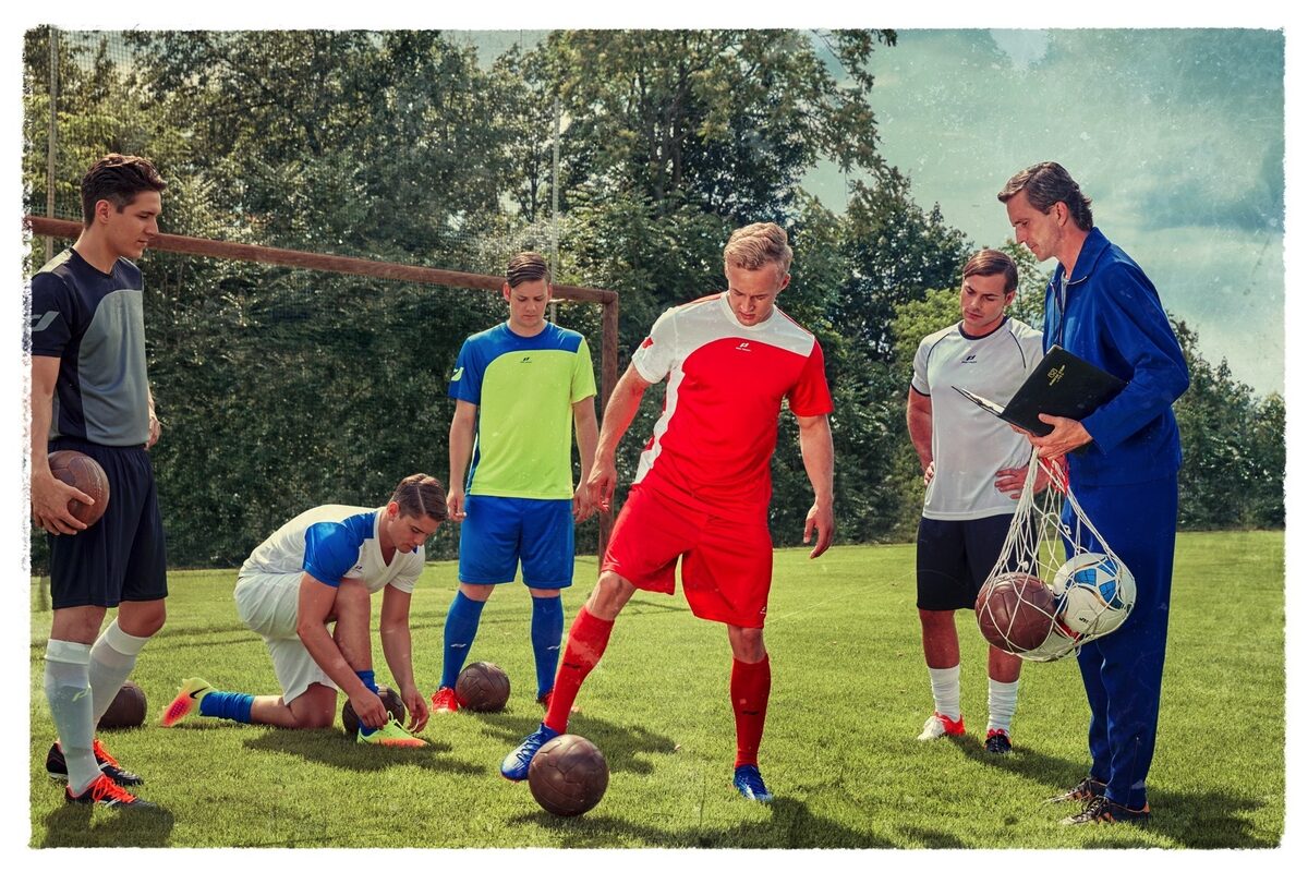 <b>Simone SCHNEIDER c/o ANDREA HEBERGER</b> photographs her ‘Miracle of Bern’ for SPORTSLIFE magazine