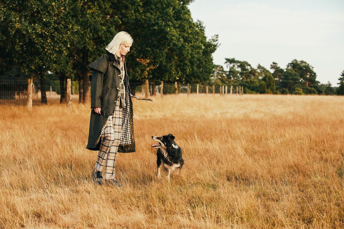 Model Kristin Drab in der ELLE SLovenia September 2020 - Fotos Anja BOCHAMMER c/o HILLE PHOTOGRAPHERS, Styling Davor Jelusic, H&M Jamal Musa und Produktion Vlens Müller-Feller c/o SPEEDBALL