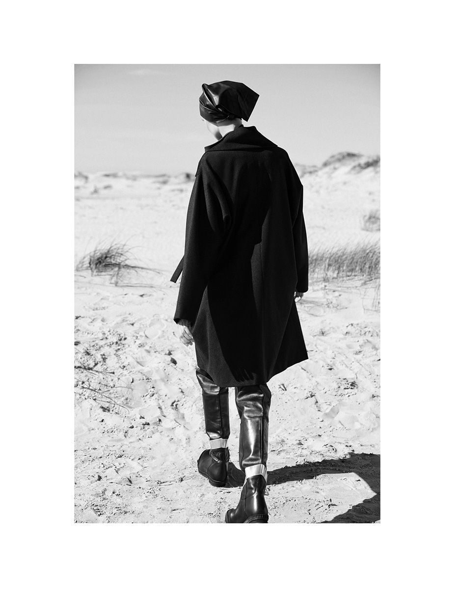 HILLE PHOTOGRAPHERS : SPORT Fashion 2020 with Art Director Niels Buschke c/o Santiago Design as well as spreads in HARPER’S BAZAAR Arabia, BURDA Style magazine and SCHÖN magazine