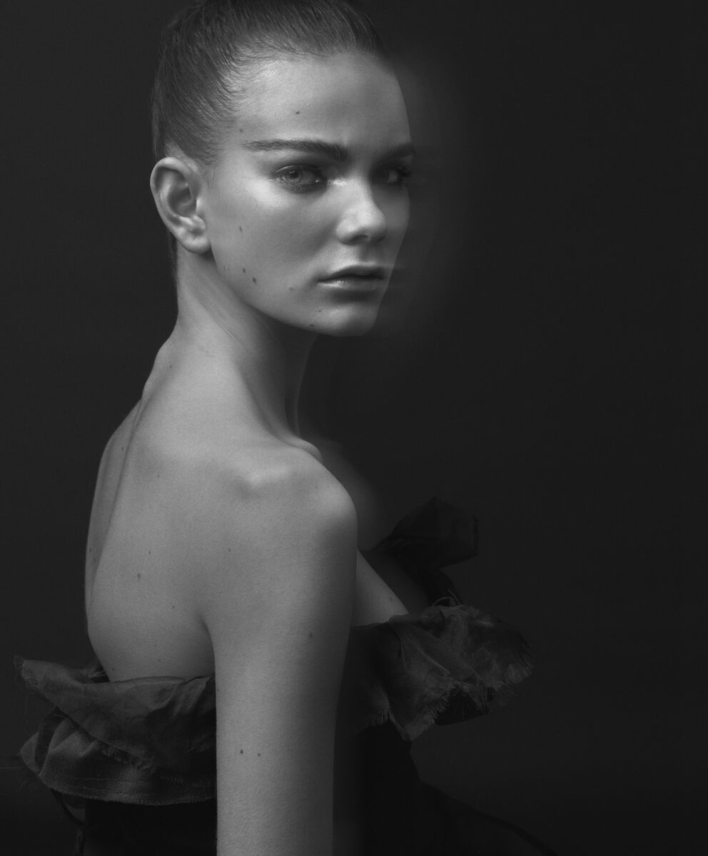 ELLE Croatia Fashion Editorial mit Model Elin Rossetta und Modefotograf CHRIS TRIBELHORN, inspiriert von Eva Green’s Rolle als Vanessa in 'Penny Dreadful'