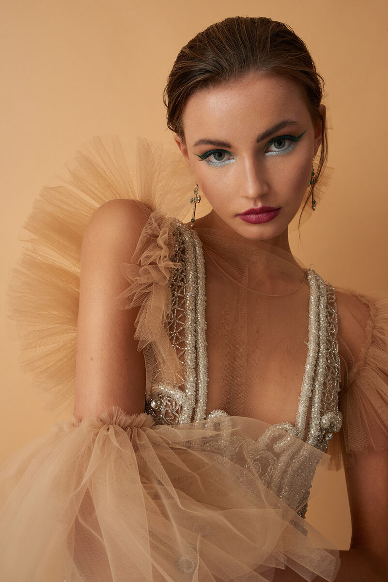 ‘FRIDAY 10 O’CLOCK’ - Ammy Berent photographs model Line Holpert for <b>FLANELLE magazine</b> - hair &amp; make-up by <b>Kevin BETE c/o les ARTISTS by Josef Stockinger</b>