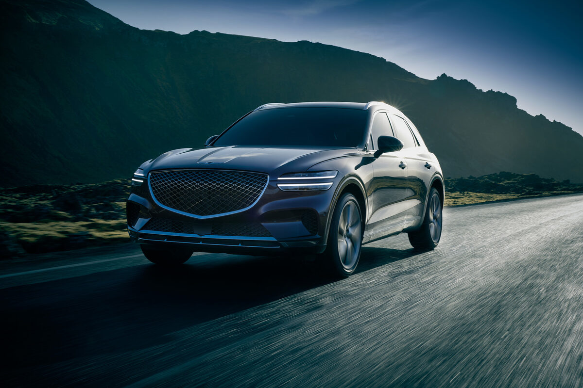 <b>DAVID BREUN :</b> ‘Born to Create’ - a remote shoot with the Genesis GV 70 in Iceland including a live update online with the creatives from Innocean in Korea
