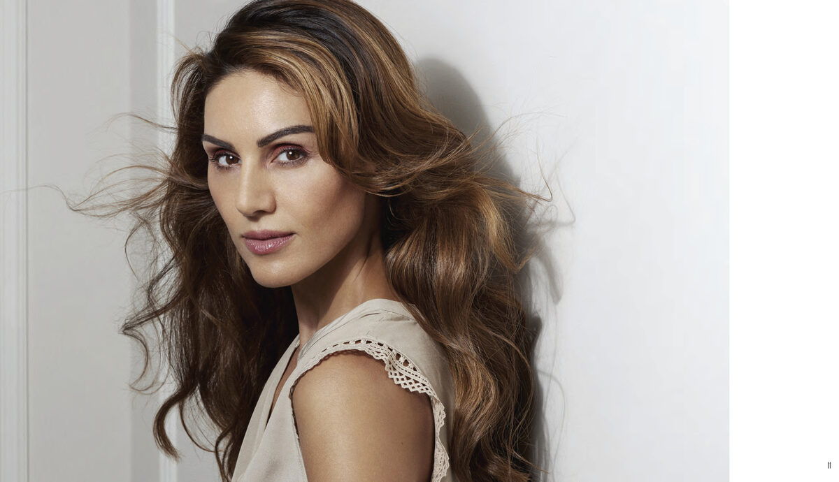 Truly beautiful - <b>CARINA JAHN</b> photographs TV presenter <b>Nazan Eckes </b>for<b> #BLOGGINGTALES magazine</b>