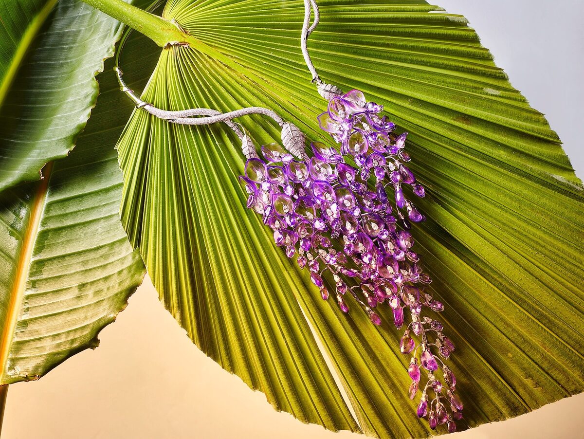 Blurring the lines between nature and fine jewelry ... - <b>Michael BRUNN c/o STILLSTARS</b> photographs one-of-a-kind pieces for <b>EDEENNE JEWELERS, </b>Paris