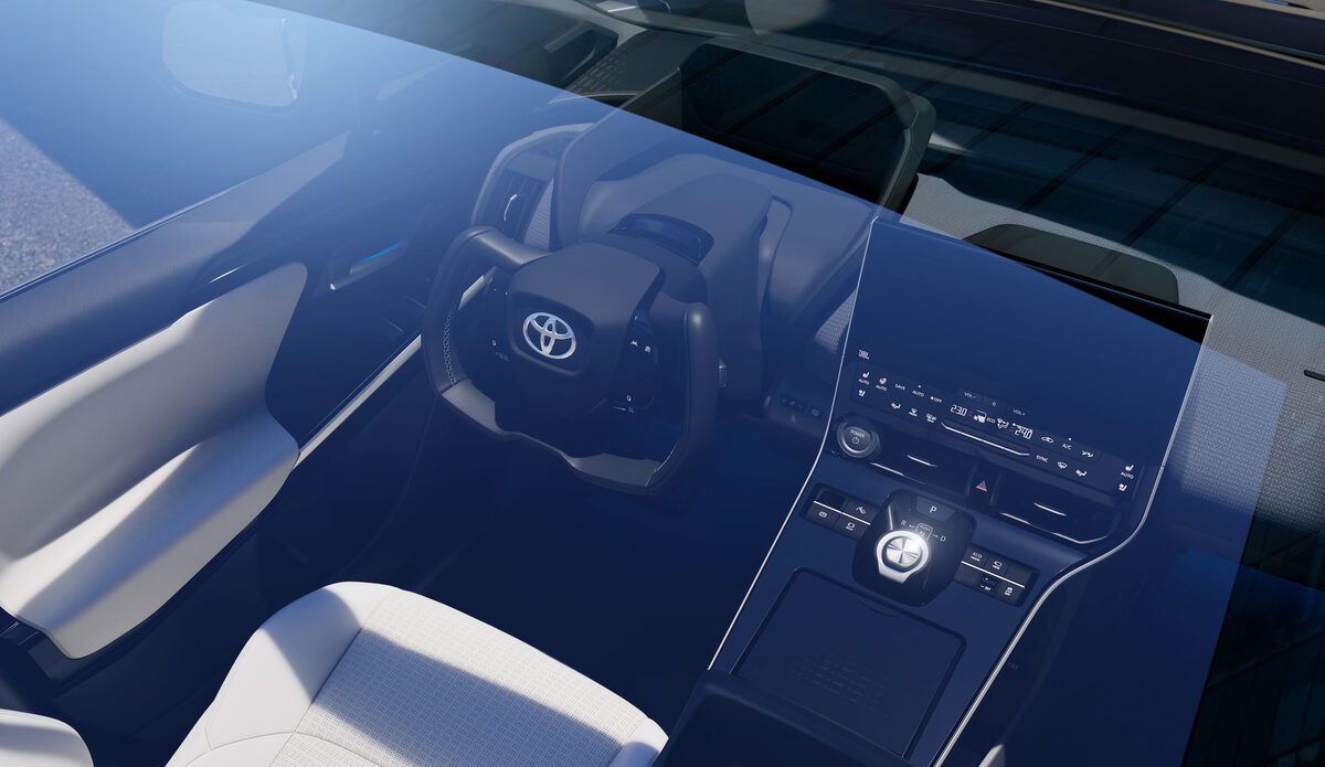 <b>SEVERIN WENDELER</b> präsentiert Euch die 100% elektrische <b>TOYOTA bZ Kampagne,</b> fotografiert von Sebastien Staub für TOYOTO und die Agentur&nbsp;The&amp;Partnership