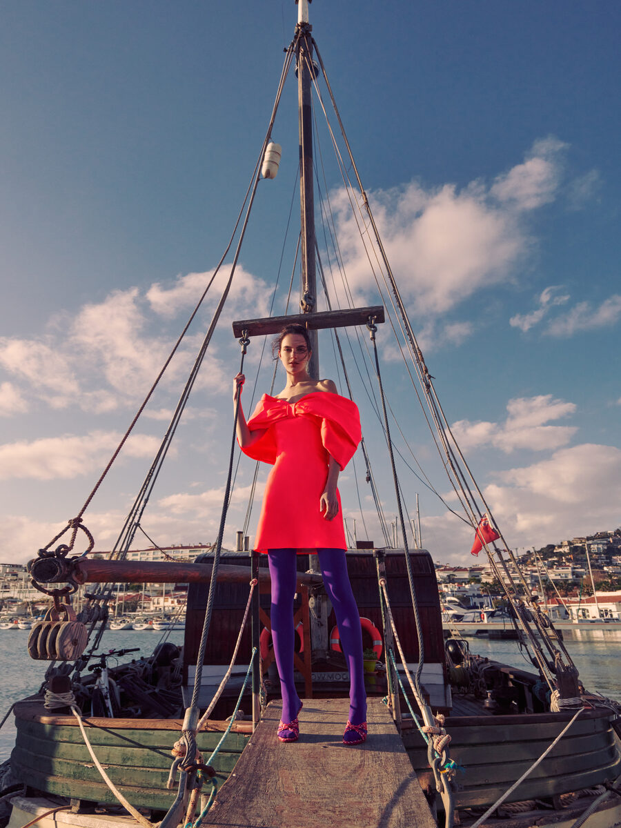<b>Fernando GOMEZ c/o ROCKENFELLER &amp; GÖBELS</b> fotografiert Model Elena Korotich für die <b>L'OFFICIEL Russia</b>, Styling Roma Lansky, Hair &amp; Makeup Rosa Matilla