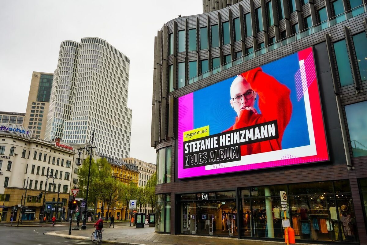 Singer Stefanie Heinzmann releases the new album ‘Labyrinth’ with pop ’n’ soul gems - cover photo by <b>Maximilian KÖNIG c/o DOUBLE T</b>
