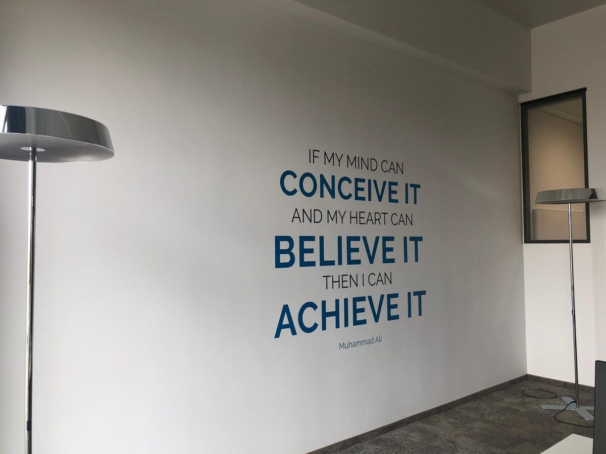 Who wants to be a princess... - <b>artmos4</b> brightens up the walls of the Frankfurt-based recruitment agency <b>SThree GmbH</b> with typography-style artwork