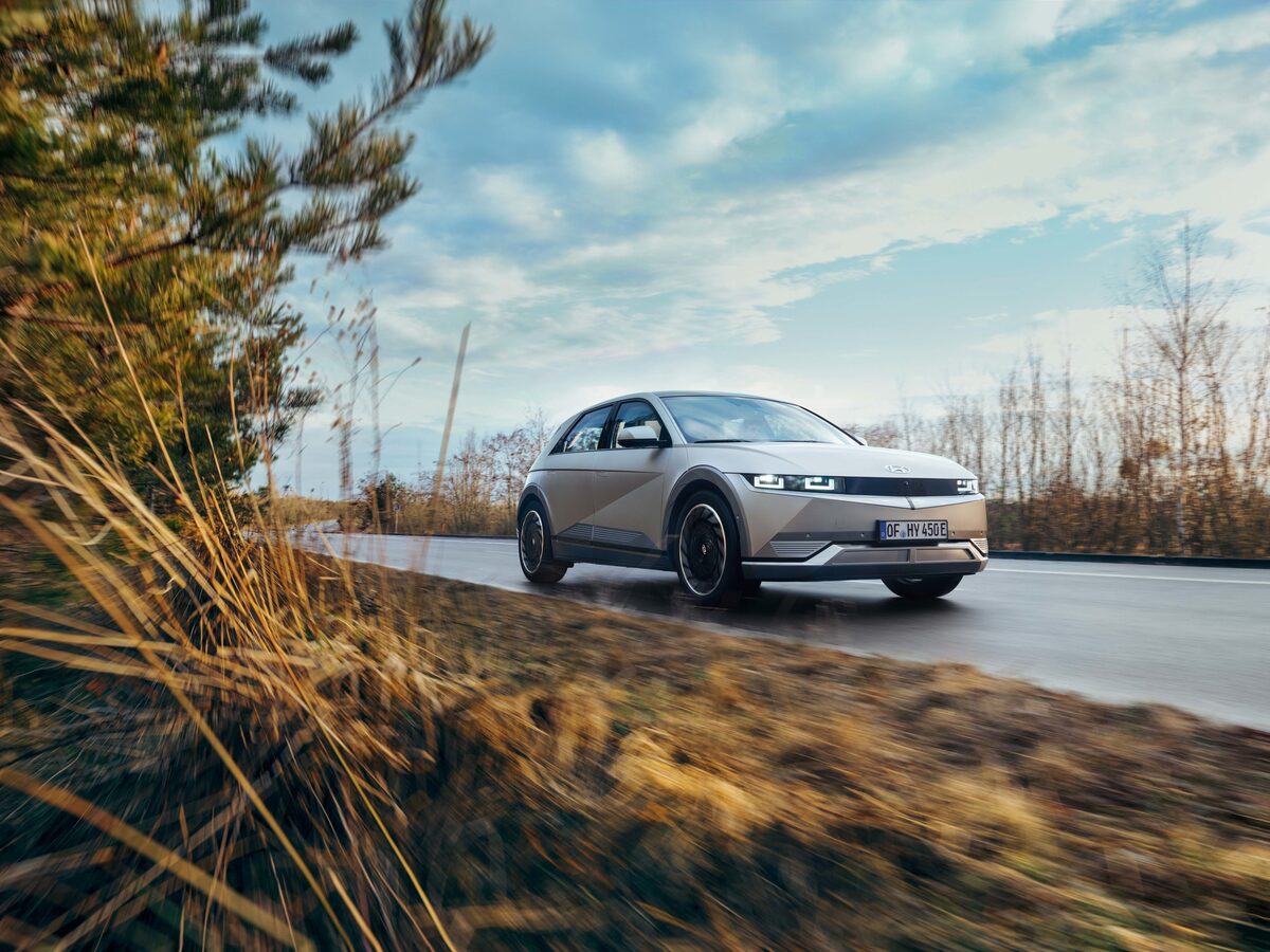 RECOM POST für HYUNDAI IONIQ5 Weltpremiere, RENAULT Mégane eVISION Concept-Car, RENAULT Twingo, Clio, Zoe E-TECH Kampagne, FULL-CGI für SEAT ARONA Kampagne und Break Down zur PORSCHE 911 GT3 Film Produktion