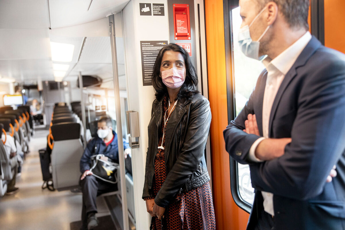 <b>RRX RHINE-RUHR-EXPRESS </b>with corporate photography by <b>DOMINIK OBERTREIS</b> for CP/COMPARTNER