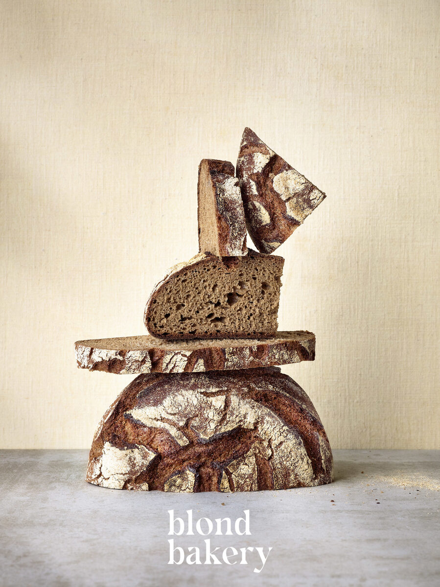 <b>BLOND BAKERY</b> is the new sourdough manufacturer in Essen – with campaign photos shot by <b>Hubertus SCHÜLER c/o KRISTINA KORB</b>
