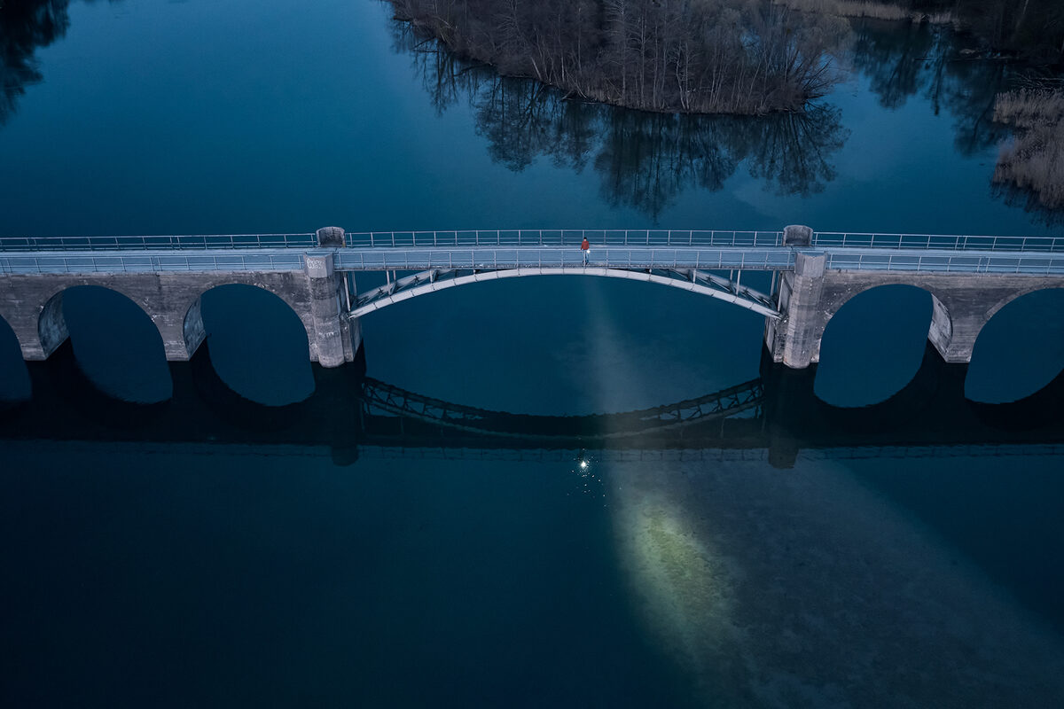 <b>NEWON COACHING </b>with a new visual world – drone shots against a magnificent natural backdrop by <b>TERENCE DU FRESNE </b>shine light into the darkness