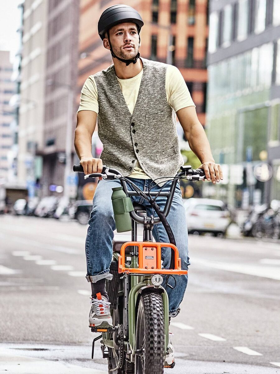 <b>JAN RUINARD PRODUCTIONS</b> realizes the <b>MEY &amp; EDLICH Spring/Summer 2022</b> campaign with photographers Torsten Ruppert &amp; Patrick Schwalb in Amsterdam and in the coastal towns of Bloemendaal and Zandvoort – simply well dressed