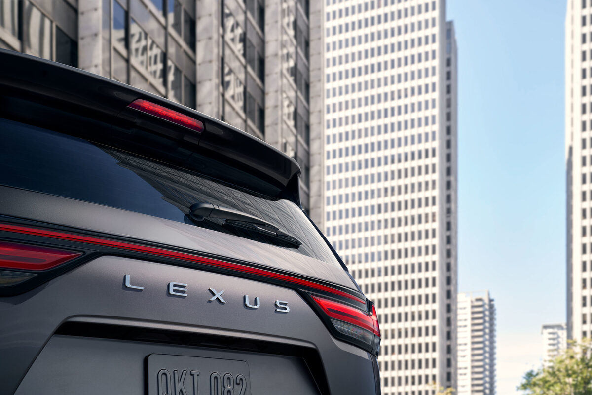 Crafted to command. The LEXUS LX 2022 campaign by Anton WATTS c/o SEVERIN WENDELER