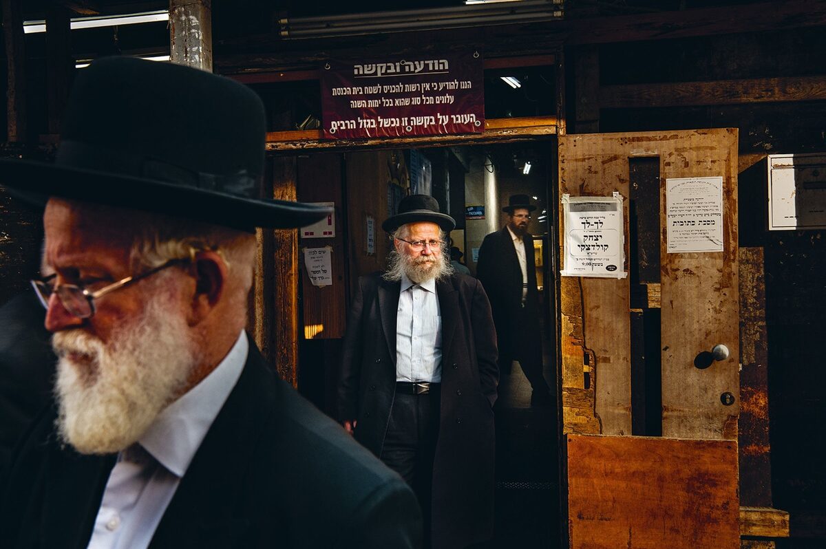 <b>TEL AVIV</b> – a portrait of the pulsating metropolis and its inhabitants by <b>ph</b><b>otographer Jan Windszus</b> and author Marko Martin, appearing at <b>MARE PUBLISHING</b>