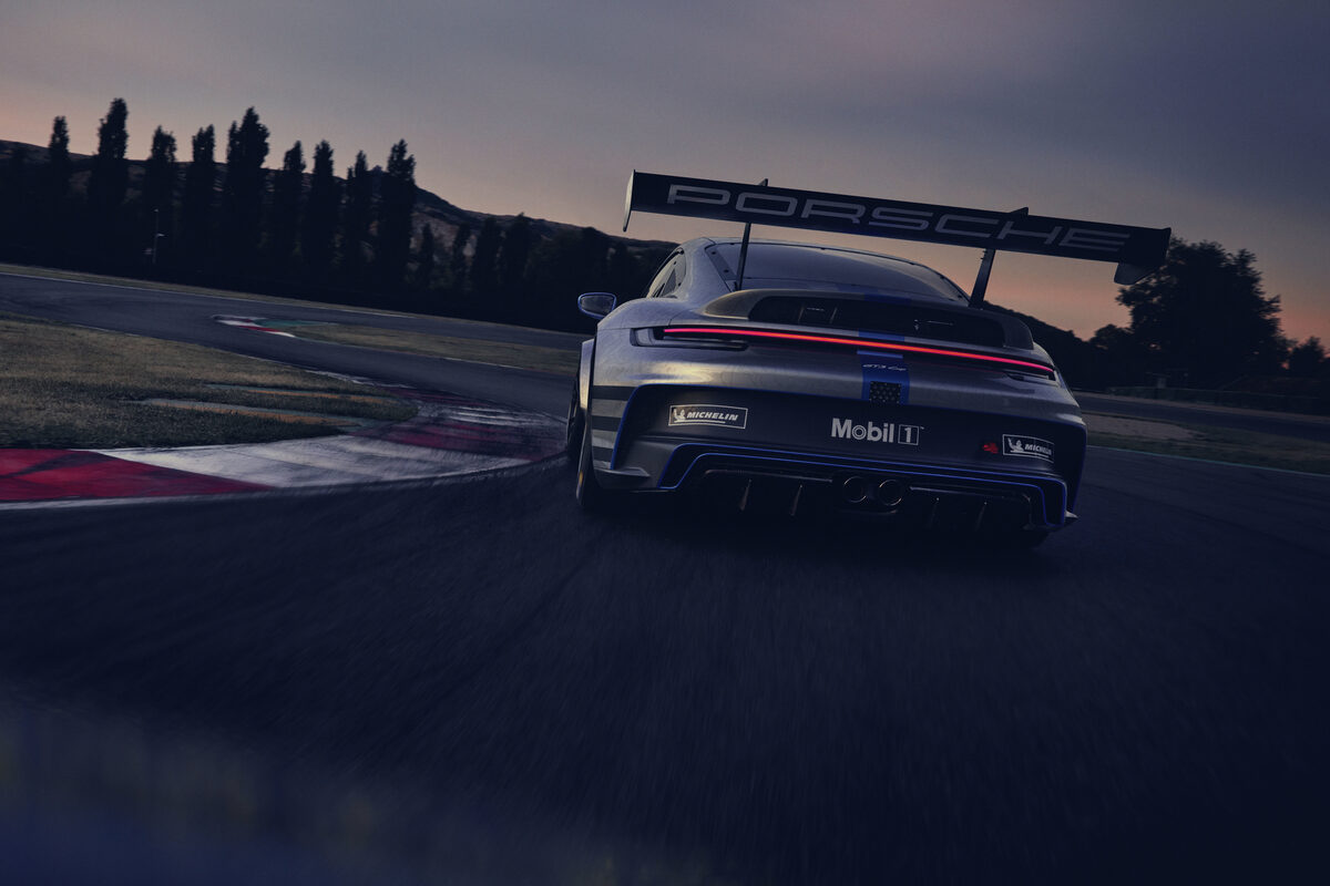 STEFAN EISELE POSTPRODUCTION : PORSCHE 911 GT3 CUP on commission for the creative agency KEKO, plus the OPEL ASTRA campaign for the agency MRM McCann
