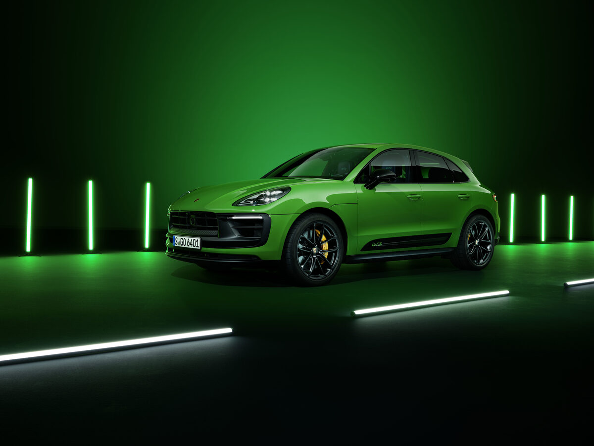 Stärker, schärfer, sportlicher: der neue MACAN GTS in Pythongrün, fotografiert von Victor Jon Goico, und Retouch von STEFAN EISELE POSTPRODUCTION