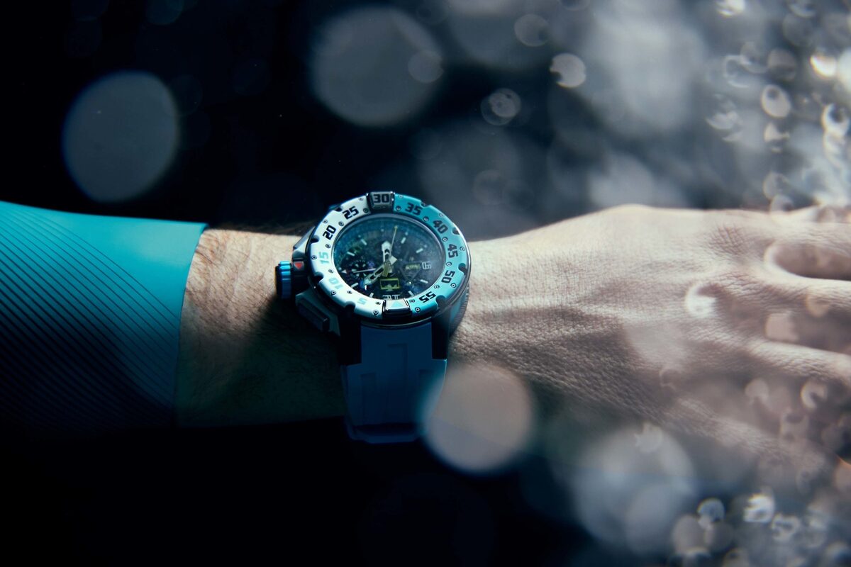 Chronograph Les Voiles de Saint Barth – <b>RICHARD MILLE RM 032</b> titanium diving watch with an underwater campaign by action &amp; sports photographer <b>Paul CALVER c/o MAKING PICTURES</b>