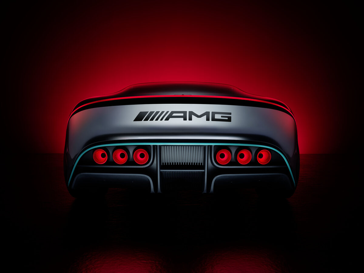 ‘The Desire for Performance Luxury : An emotional statement from every perspective’ – The all-electric Vision AMG show car, with retouch by STEFAN EISELE POSTPRODUCTION