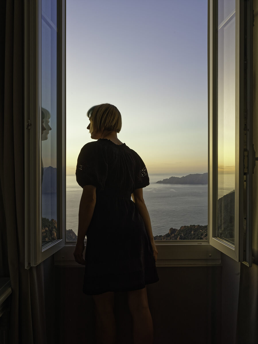 <b>‘IN REFERENCE TO A SUNNY PLACE’ </b>– <b>photographer Elina Brotherus invited to a book signing </b>and gallery talk with Curator Celina Lunsford to celebrate her retrospective at the <b>Fotografie Forum Frankfurt</b>