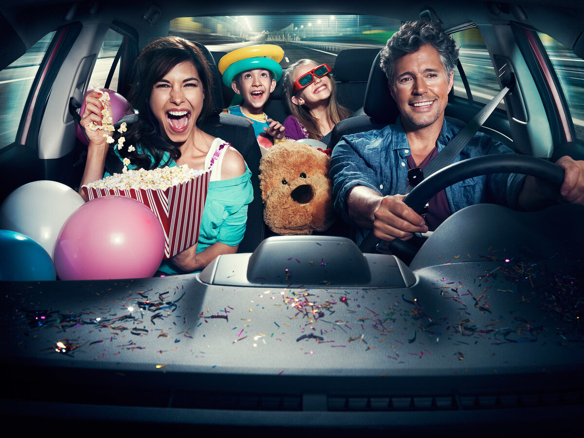 AGENT MOLLY & CO vertreten ab sofort Mode- und Portrait Fotograf Patrik SEHLSTEDT und Carl-Johan PAULIN (Adv, People), zeigen surreale Bildwelten von Erik JOHANSSON und Food Fotos für 'Asian Favorites'