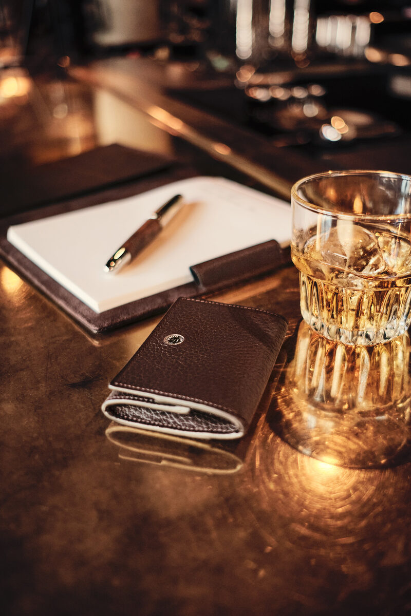 <b>Oliver VONBERG c/o DOUBLE T Photographers </b>shoots the <b>GRAF VON FABER-CASTELL</b> campaign – produced by<b> DOUBLE T </b>throughout the Port of Hamburg