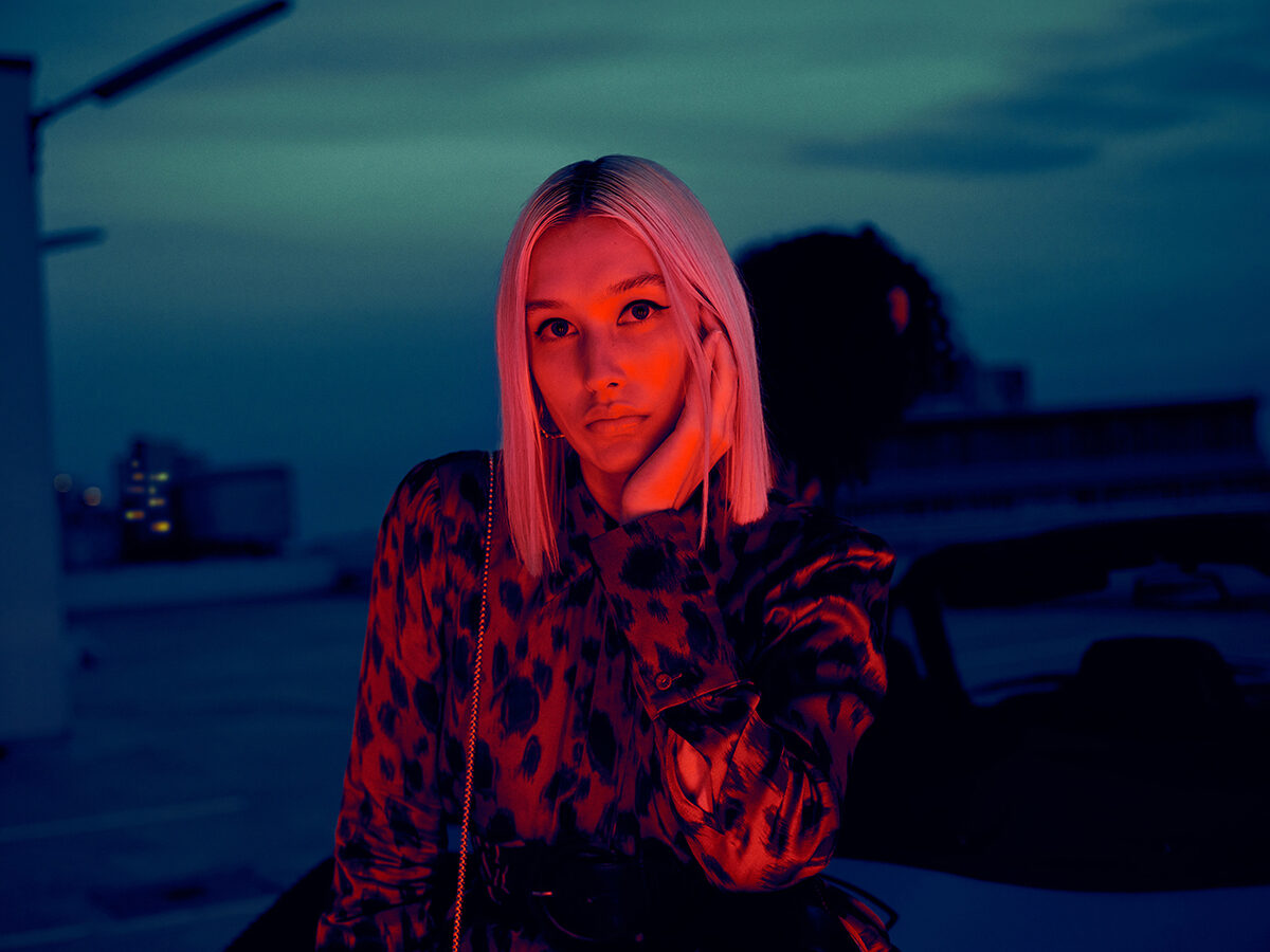 ANNTHEO presents ‘RIU’, an atmospheric night out on the streets of Berlin