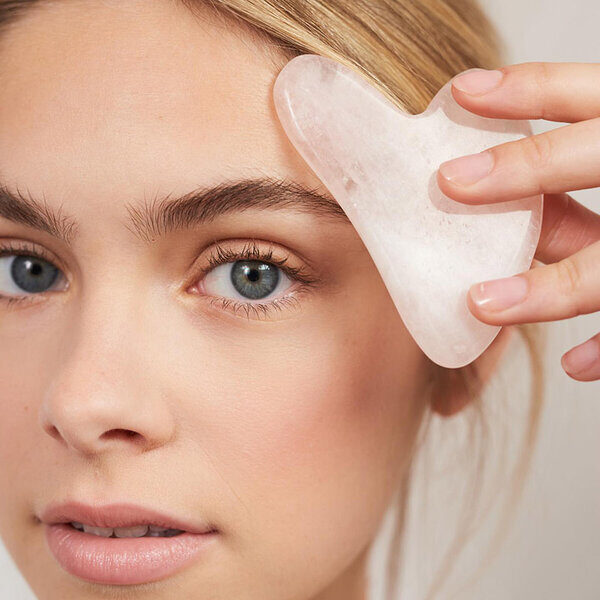 PARSA BEAUTY with hair & makeup by Sabrina WOLF c/o BIGOUDI for Glanz & Gloria