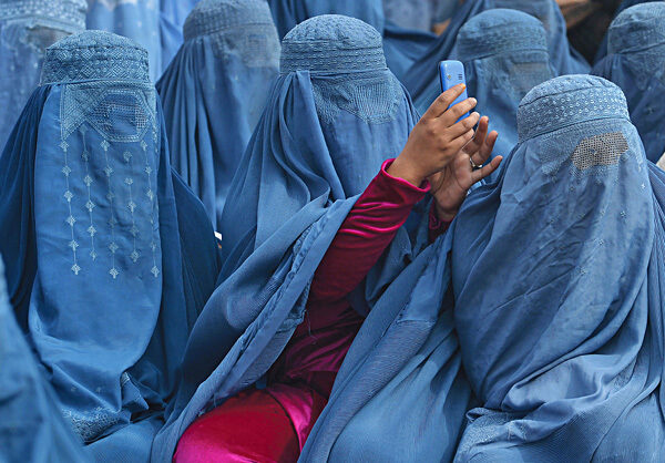 <b>Festival La Gacilly-Baden Photo 2023 – ORIENT!</b> For the 6th time – EDITION LAMMERHUBER is bringing the largest outdoor photo festival in Europe to Baden near Vienna from 15 June thru 15 October, 2023